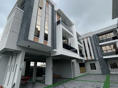 Luxurious 2 Bedroom Apartment with Gym — Lekki, Lagos