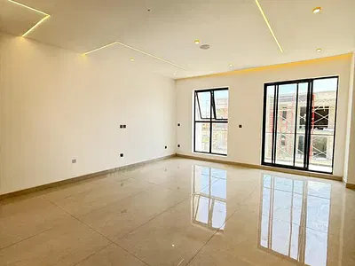 6 Bedroom House with Cinema Room and Swimming Pool — Lekki, Lagos