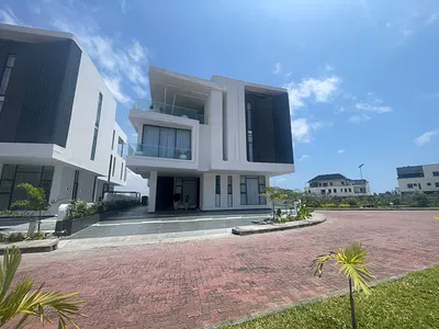 Luxury 6 Bedroom Smart Detached Duplex with Elevator — Lekki, Lagos