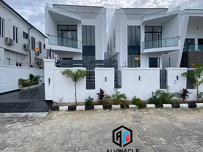 5 Bedroom Detached Duplex — Lekki, Lagos