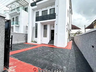 5 Bedroom Detached Duplex — Lekki, Lagos