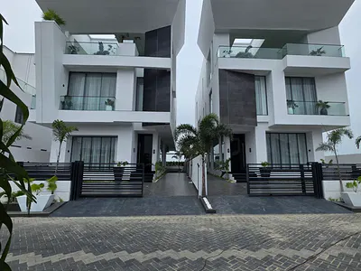 Luxury 5 Bedroom Detached Duplex with Elevator + Cinema + Swimming Poo — Lekki, Lagos