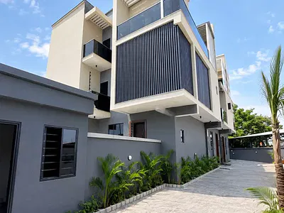 Beautiful 4 Bedroom Terrace Duplex with BQ in Secure Location — Surulere, Lagos