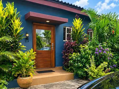 A Comtemporary 3 Bedroom Bungalow All Rooms Ensuite, Self Compound — Jakande Estate Area, Isolo, Lagos