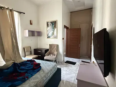 Ensuite Furnished Single Room with Shared Kitchen — Bera Estate, Chevron, Lekki, Lagos