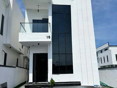 5aaffordable 5 Bedroom Detached House with Pool and BQ — Lekki, Lagos
