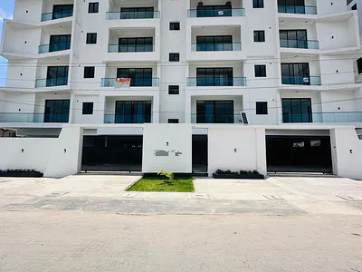 Spacious 2 Bedroom Apartment with Pool, Gym & Elevator — Lekki, Lagos