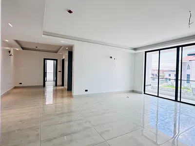 Spacious 2 Bedroom Apartment with Pool, Gym & Elevator — Lekki, Lagos