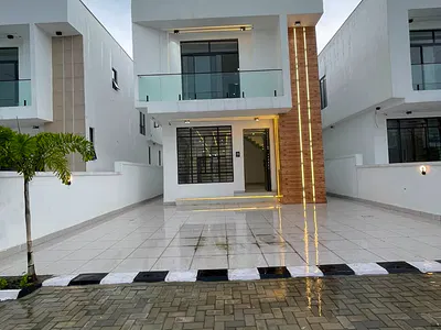 Beautifully Finished Contemporary 4 Bedroom Fully Detached Duplex — Lekki, Lagos
