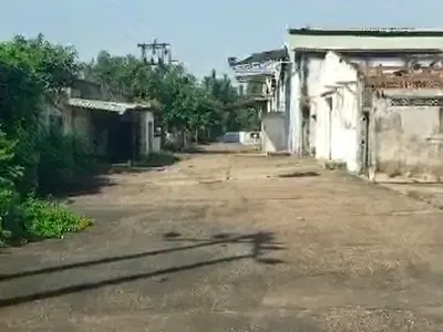 5 Unit Warehouse Complex with Staff Quarters — Shagamu Bus Stop, Shagamu-Ore Expressway, Sagamu, Ogun