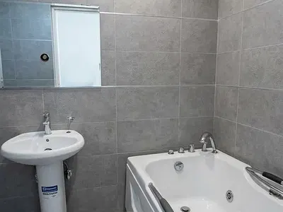 Spacious 1 Bedroom Flat Upstairs with Balcony — Lekki, Lagos