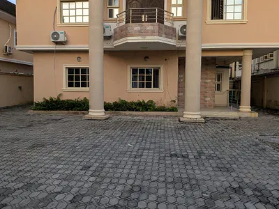 Commercial Property on the Ground Floor — Lekki Phase 1, Lekki, Lagos