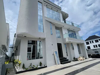 Luxury 5 Bed Duplex with BQ, Pool, Gym, Cinema & Rooftop — Luxury 5bed Duplex with BQ, Pool, Gym, Cinema & Rooftop in Chevron, Lekki, Lagos