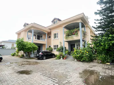 4 Bedroom Detached House with BQ and En-Suite Bedrooms with Wardrobes — Osborne, Ikoyi, Lagos