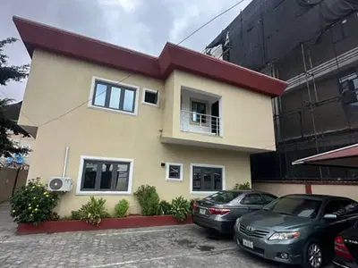 3 Bedroom Flat Upstairs — Off Admiralty Way, Lekki Phase 1, Lekki, Lagos