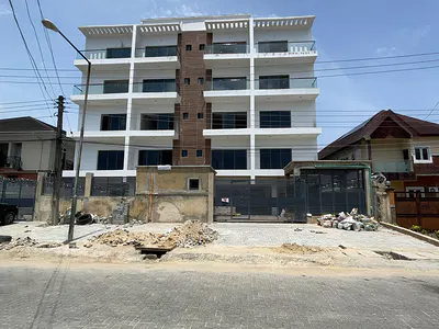 Spacious 1 Bedroom Apartment with Elevator in an High Demand Location — Lekki, Lagos