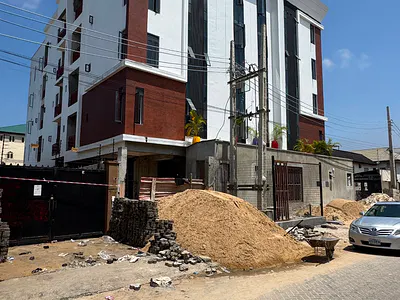 2 Bedroom Luxury Apartment with Pool, Gym and Elevator — Lekki Phase 1, Lekki, Lagos