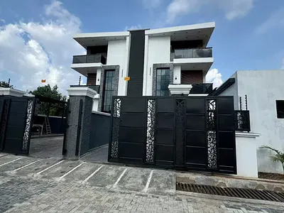 4 Bedroom Semi-Detached Duplex with Penthouse — Oluyole Estate, Ibadan, Oyo