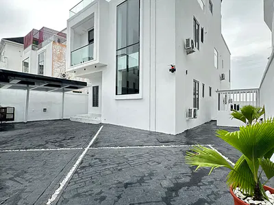 5 Bedroom Detached Duplex — Lekki, Lagos