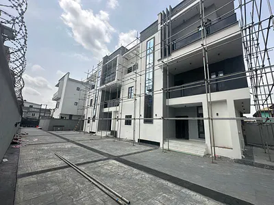 4 Bedroom Semi-Detached House — GRA, Magodo Phase 1, Magodo, Lagos