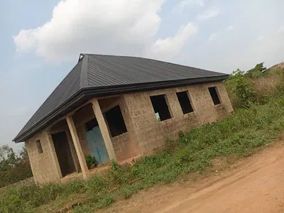 2 Bedroom House — Kanuyi Street, Lotto Bus Stop, Mowe, Simawa, Ogun