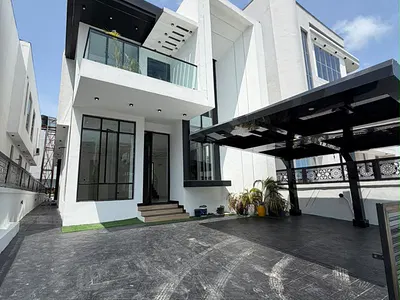 5 Bedroom Detached Duplex — Lekki, Lagos