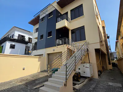Well Maintained Contemporary 4 Bedroom Semi Detached Duplex — Lekki, Lagos