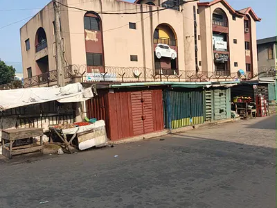 7 Units of 2, 3 & 4 Bedroom Apartment/Penthouse + 3 Nos of Shops — Akowonjo, Alimosho, Lagos