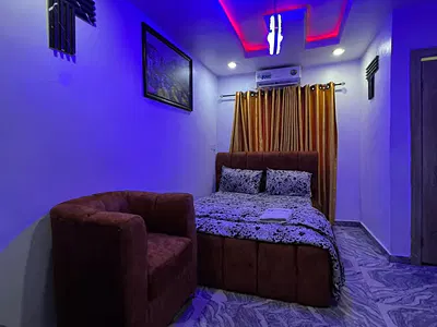 Dinero Topaz - Studio Apartment — 48 Olatilewa Street, Off Olufemi Street, Lawanson, Surulere, Lagos