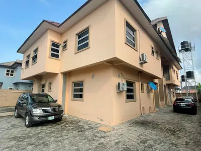 Massive 3 Bedroom Flat Upstairs — United Estate Sangotedo, Sangotedo, Ajah, Lagos