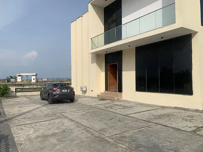 Clean Luxury 5 Bedroom Duplex with BQ — Lekki, Lagos