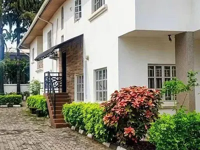 Luxury 3 Unit of 3 Bedroom Flat Is Secured Estate — Ikoyi, Lagos