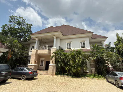 6 Bedroom Duplex with Guest Chalet and Boys' Quarters — Maitama District, Abuja