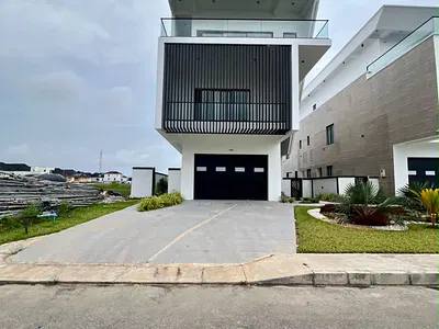 Exquisitely Designed 5 Bedroom Duplex — Lekki, Lagos
