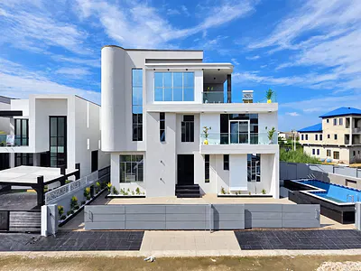 Spacious 5 Bedroom Fully Detached House with Pool — Lekki, Lagos