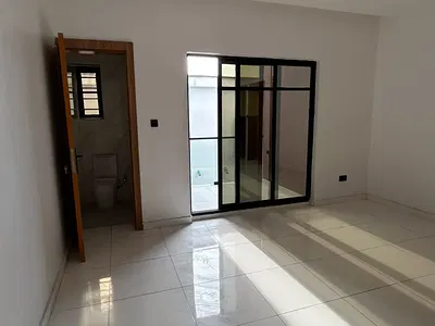 Beautiful Luxurious Juicy Share Apartment — Ajah, Lagos