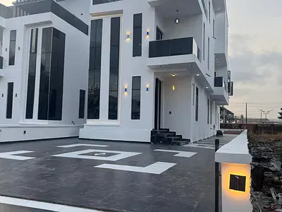 5 Bedroom Detached Duplex with Pentfloor, Swimming Pool, Cinema — Ajah, Lagos