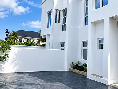 6 Bedroom Semi-Detached Duplex — Ajah, Lagos