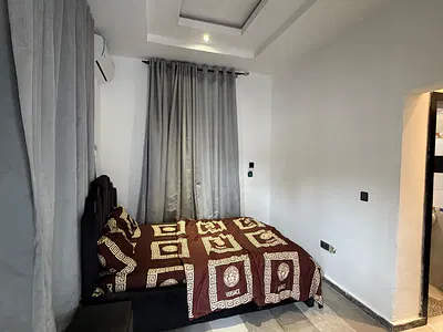 Half Furnished 1 Bedroom Flat — Aerodrome GRA, Samonda Ibadan, Ibadan, Oyo