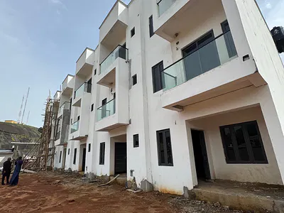 4 Bedroom Terraced Duplex with BQ Attached Advanced Carcass. — Katampe, Abuja