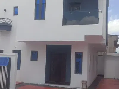 An Excellent 4 Bedroom Terraced Duplex — Canoe, O'k'e Afa, Isolo, Lagos