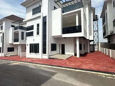 5 Bedroom Detached Duplex — Guzape District, Abuja