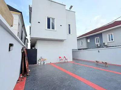 Urgent Giveaway, Newly Built 3 Bedroom Terrace Duplex — Gbagada Central, Gbagada, Lagos