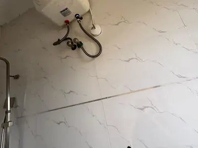 Semi Master Bedroom (Shared Apartment — Maiyegun, Ologolo, Lekki, Lagos