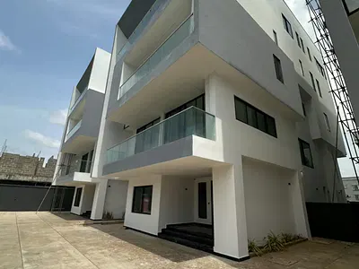 Luxury 6 Bedroom Semi-Detached House with Two-Room Boys' Quarters — Banana Island, Ikoyi, Lagos