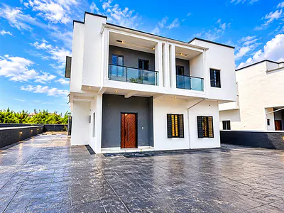 New 5 Bedroom Fully Detached +bungalow + Can Park 15cars Comfortably — Lekki, Lagos