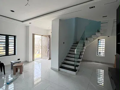 6 Bedroom Detached Duplex — Surulere, Lagos