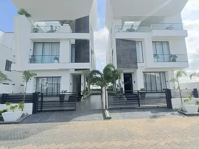 5 Bedroom Detached Duplex with BQ, Pool, Cinema and Elevator — Lekki, Lagos