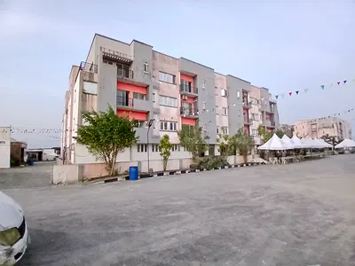 Spacious 3-Bedroom Penthouse with Swimming Pool, Tennis Court — Lekki, Lagos