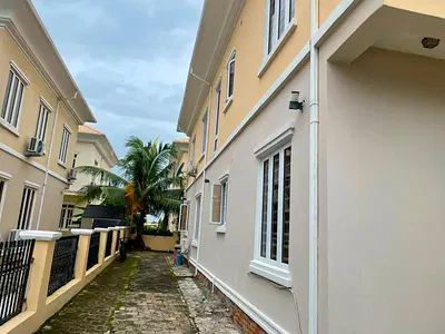 5 Bedroom Detached House with BQ and Spacious Living Room — Chevron, Lekki, Lagos